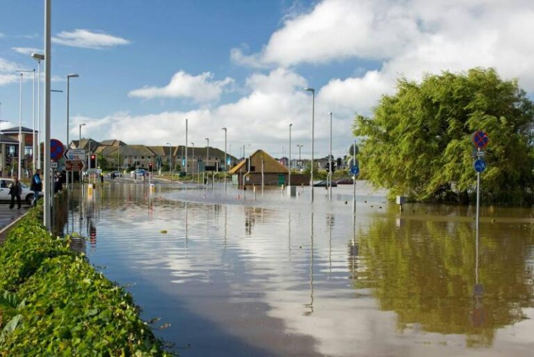 Mơ Thấy Lũ Lụt Đánh Con Gì? Cách Chọn Số Trúng Lớn